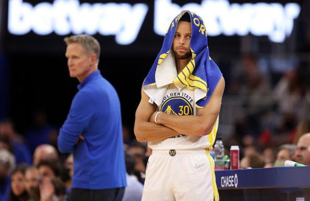 世界杯app下载-连续3场末节合计11中0 库里体能瓶颈凸显勇士问题